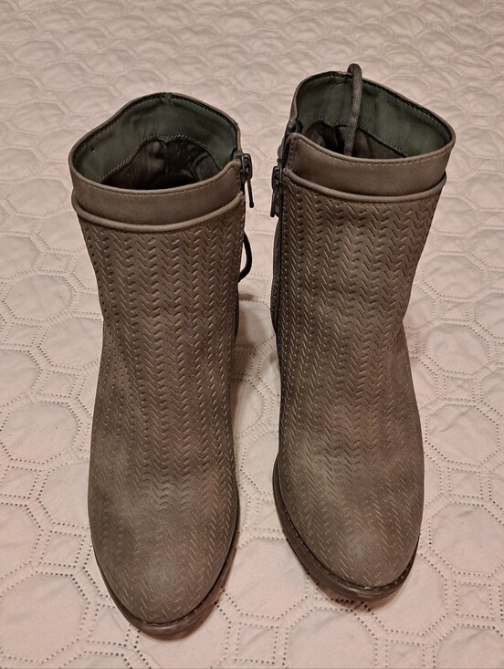 Roxy Shoes - Roxy Women’s Taupe Ankle Boots - Textured Zip Booties 9.5